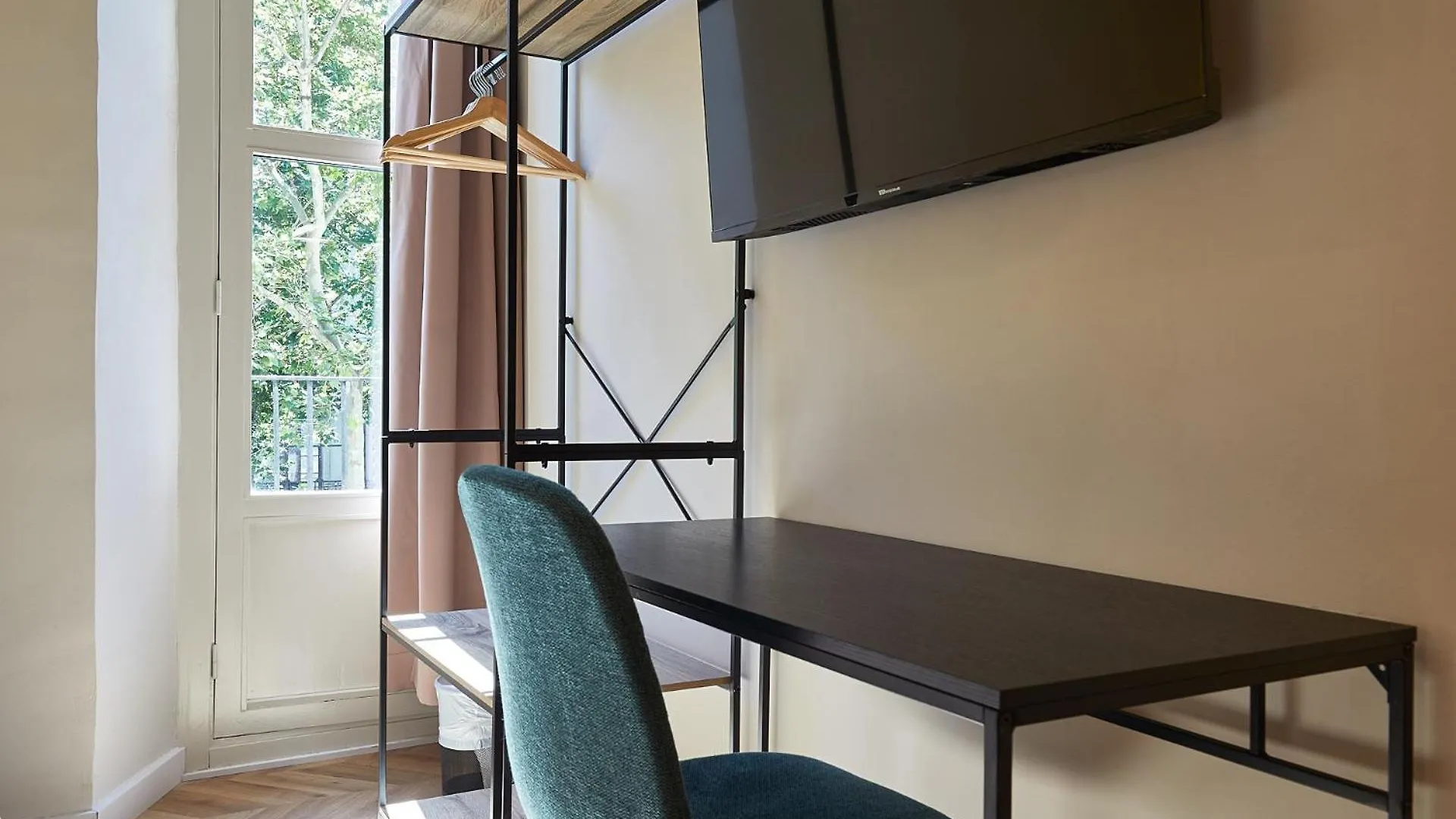 Hostal Parisien Barcelona