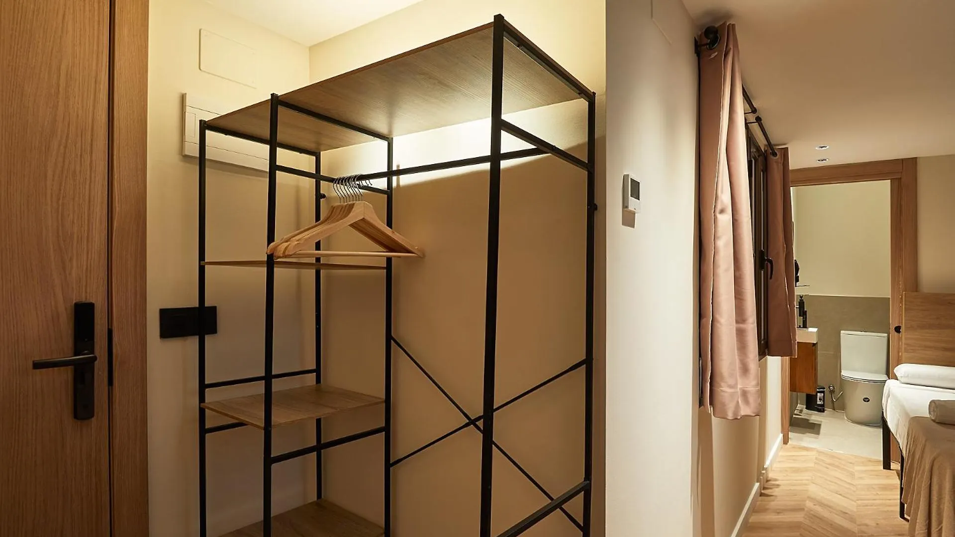 Hostal Parisien Barcelona