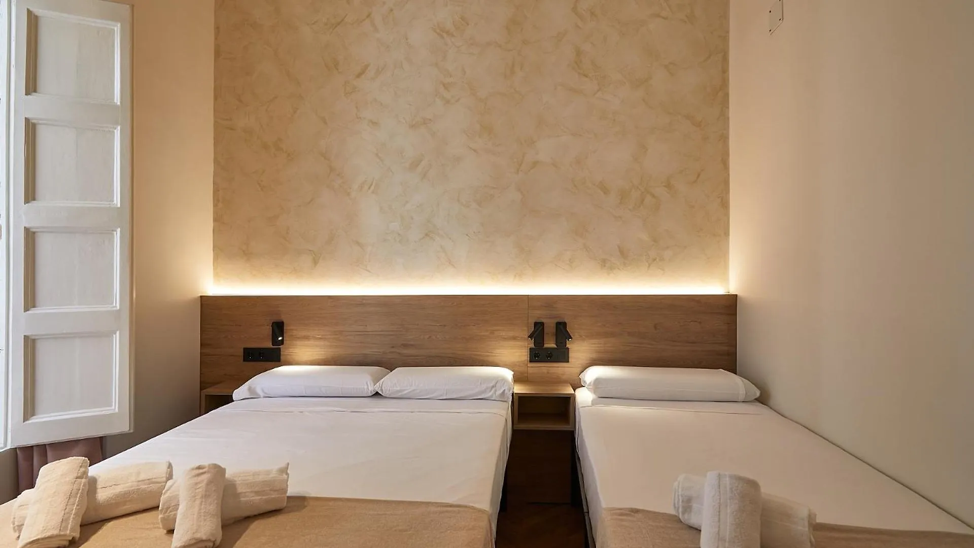 Ella Hostel Boqueria Barcellona 2*,  Spagna