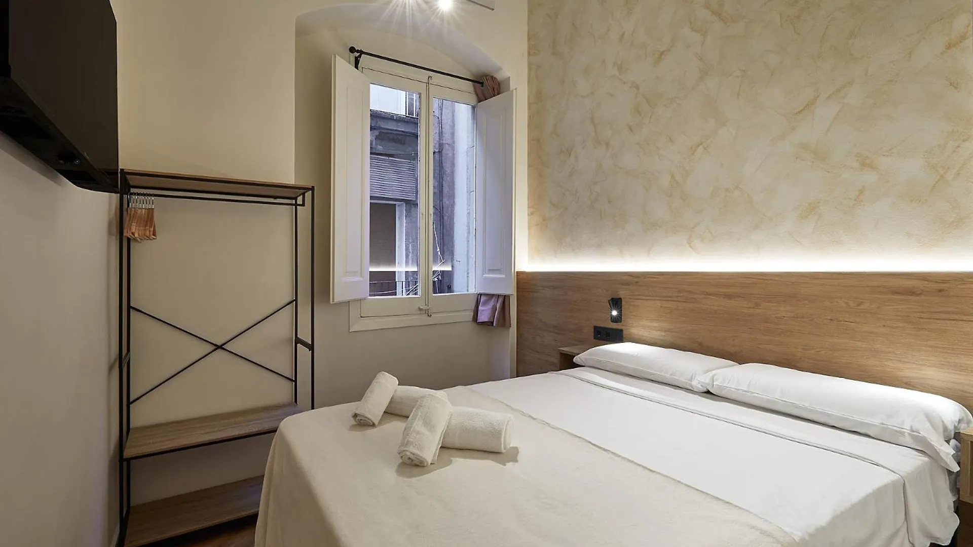 Ella Hostel Boqueria Barcellona Spagna