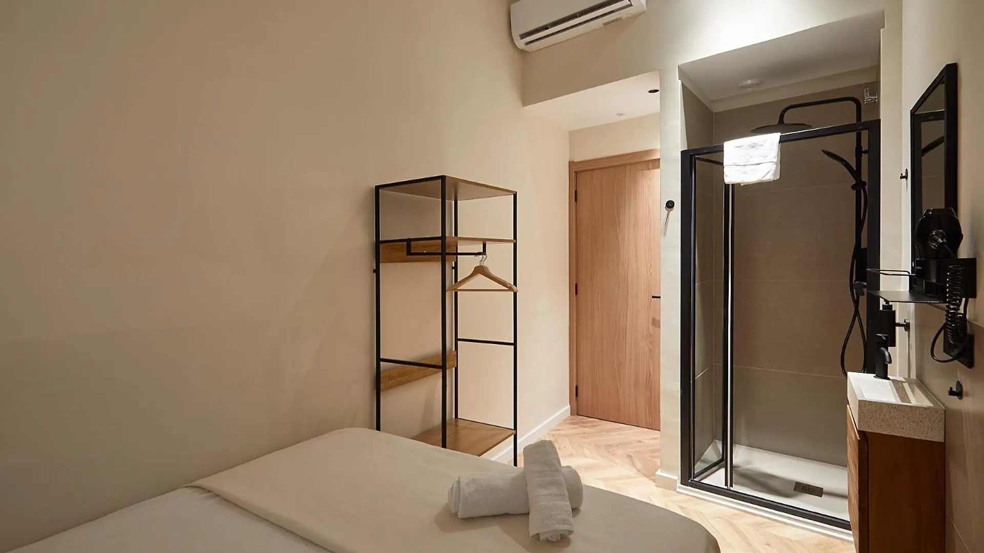 Ella Hostel Boqueria Barcellona 2*,