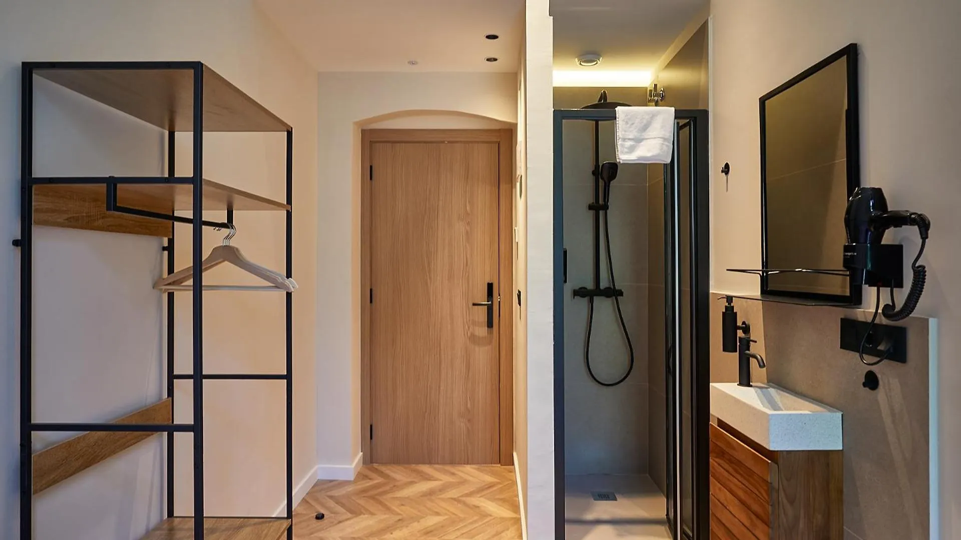 Affittacamere Ella Hostel Boqueria Barcellona
